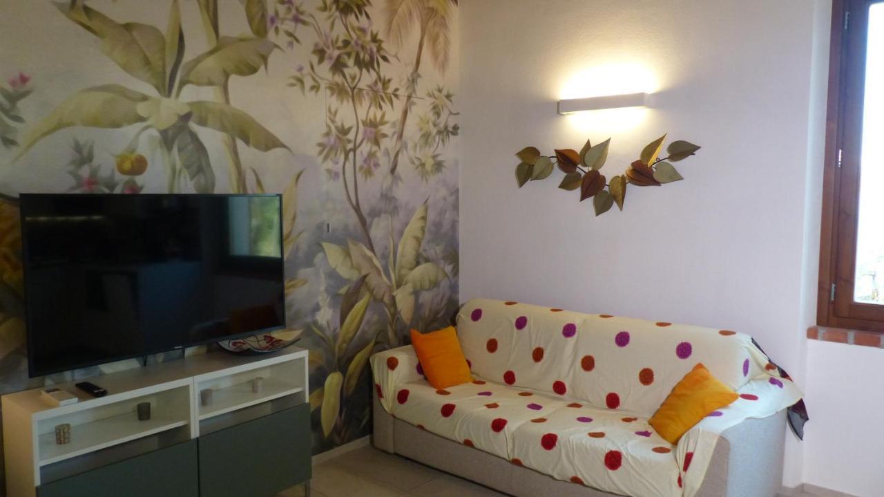 Ferienwohnung I Fiori Nel Golfo Di Baratti Exterior foto